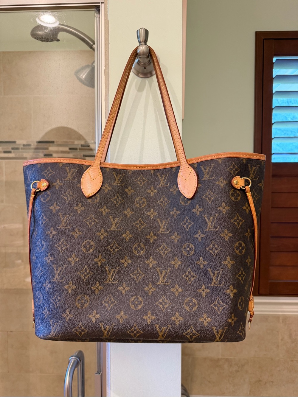 EUC Louis Vuitton Monogram Neverfull Tote - Brown